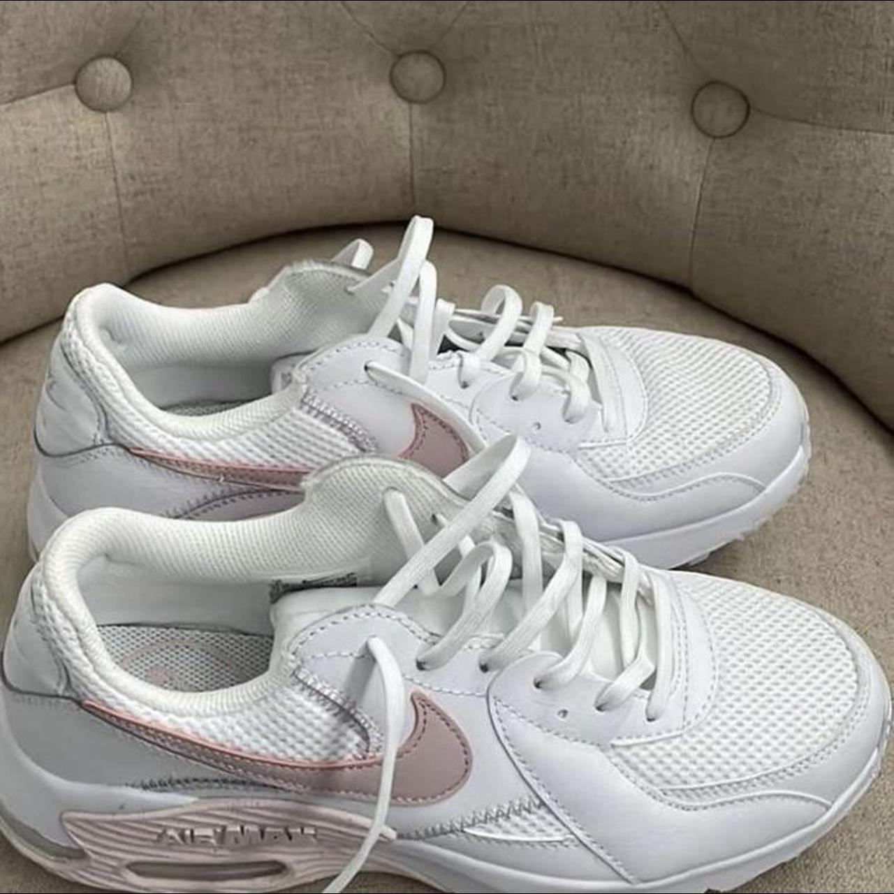 womens nike airmaxes