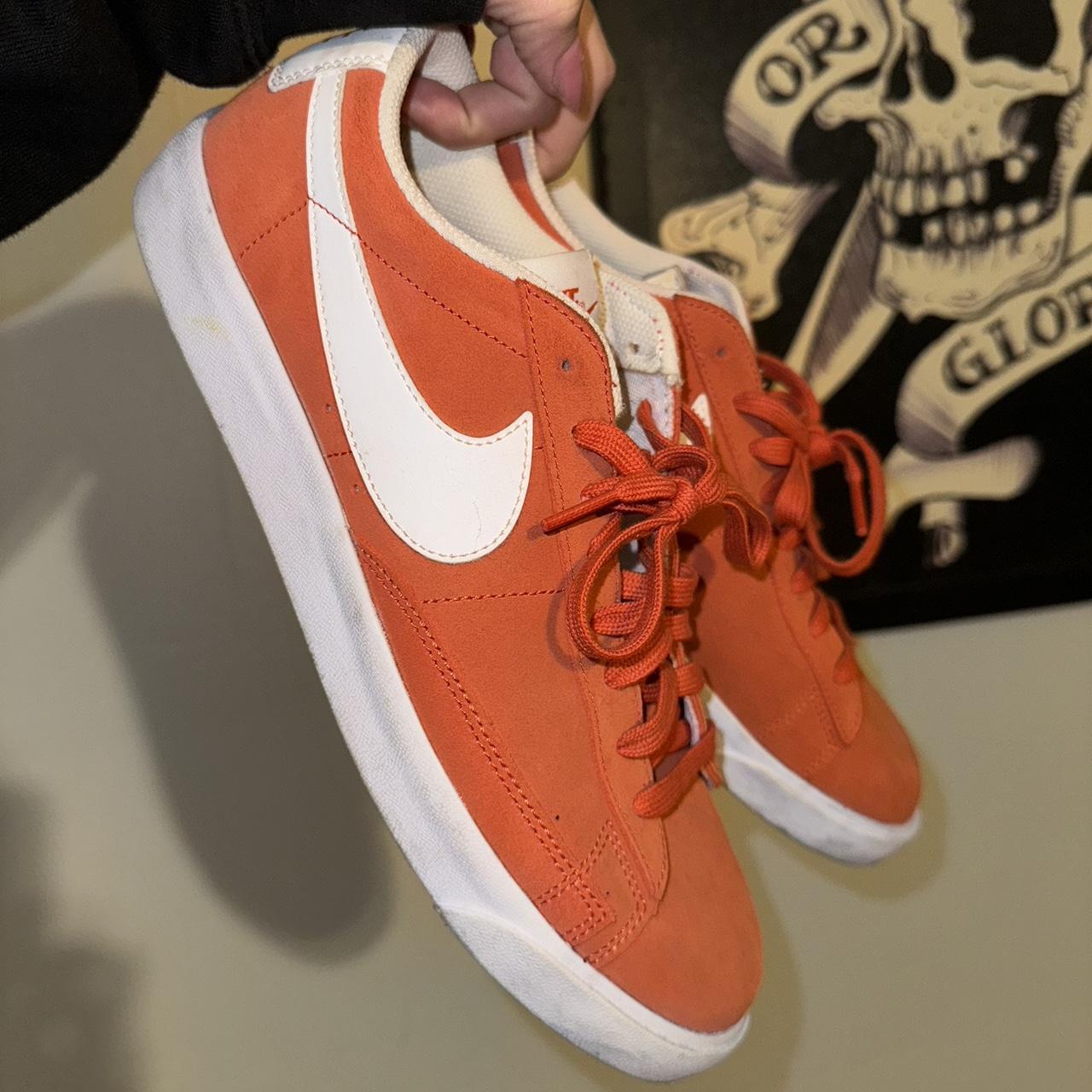 new nike orange shoes