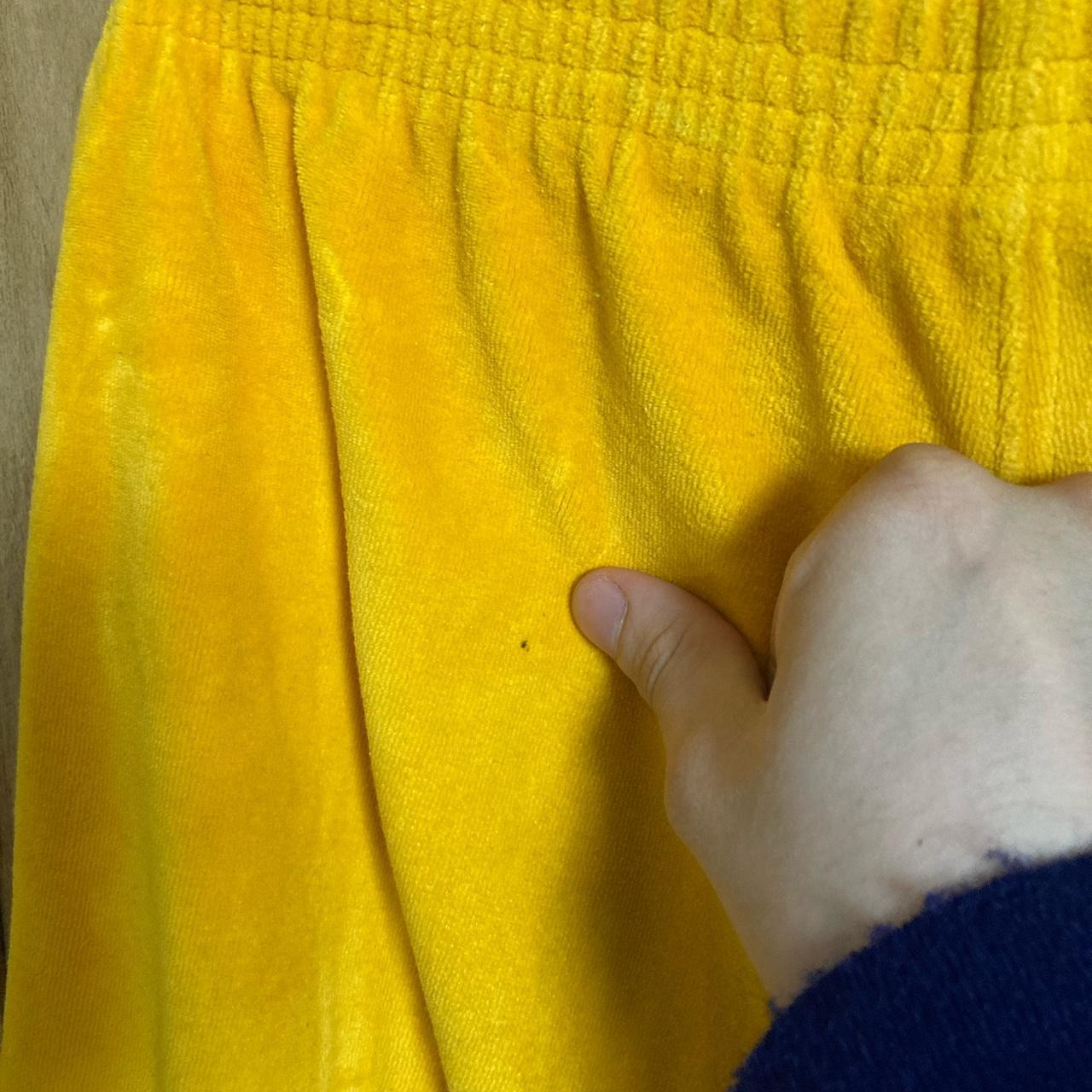 Champion 2025 skirt yellow