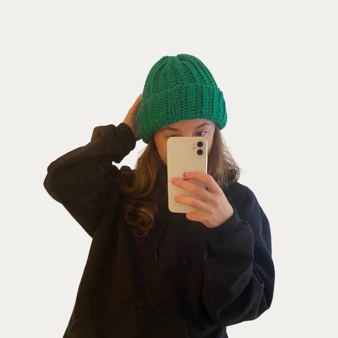 Handmade emerald green knit ribbed