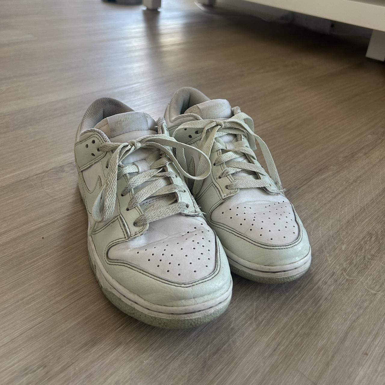 nike mint green dunks
