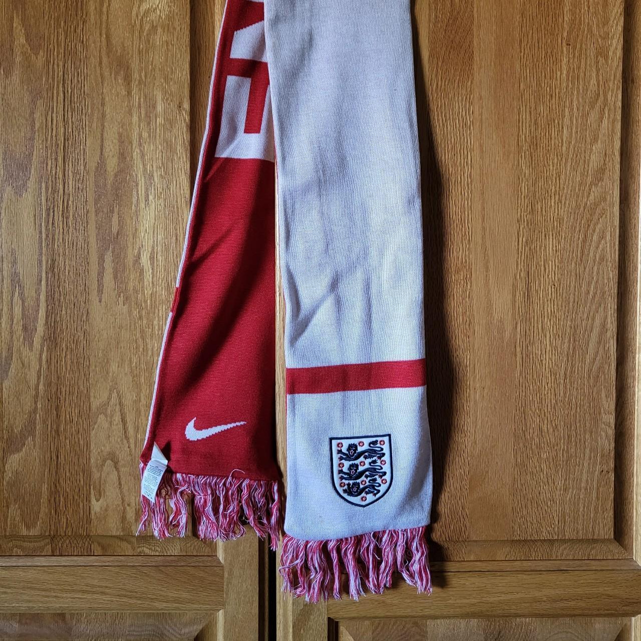 Nike football hot sale scarf