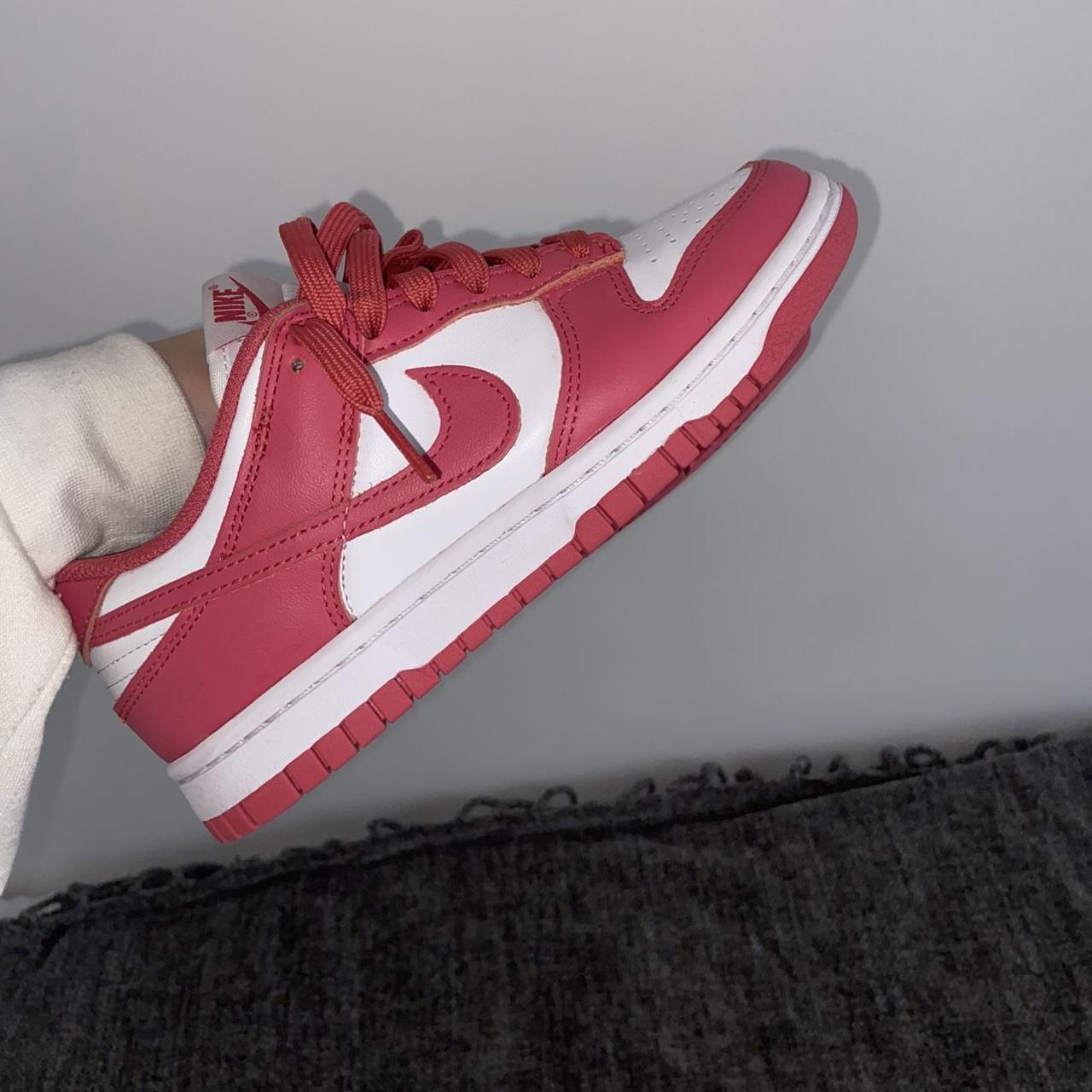 womens dunk low archeo pink