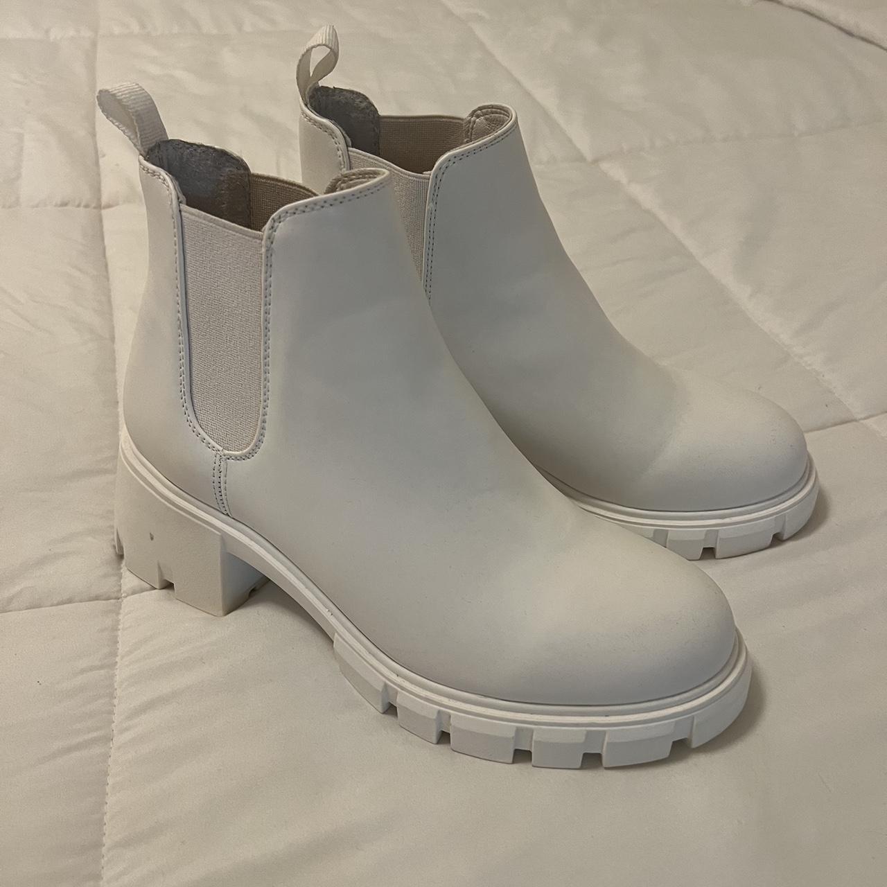 Steve Madden white chunky boots Never worn Size 8 1/2 - Depop