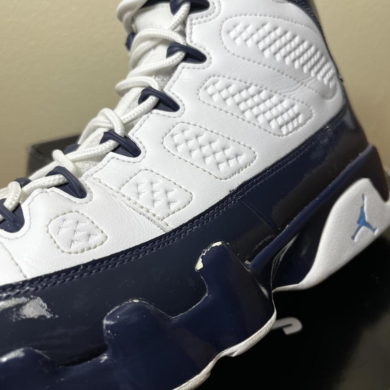 retro 9 navy blue and white