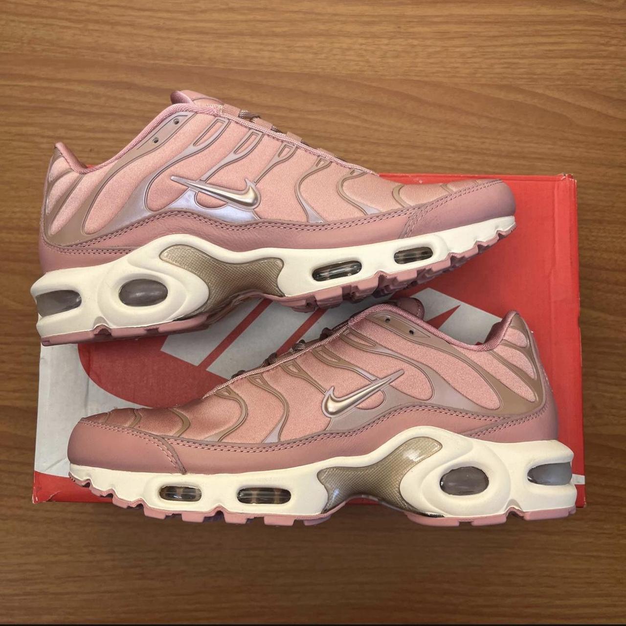 women's nike quest rust pink