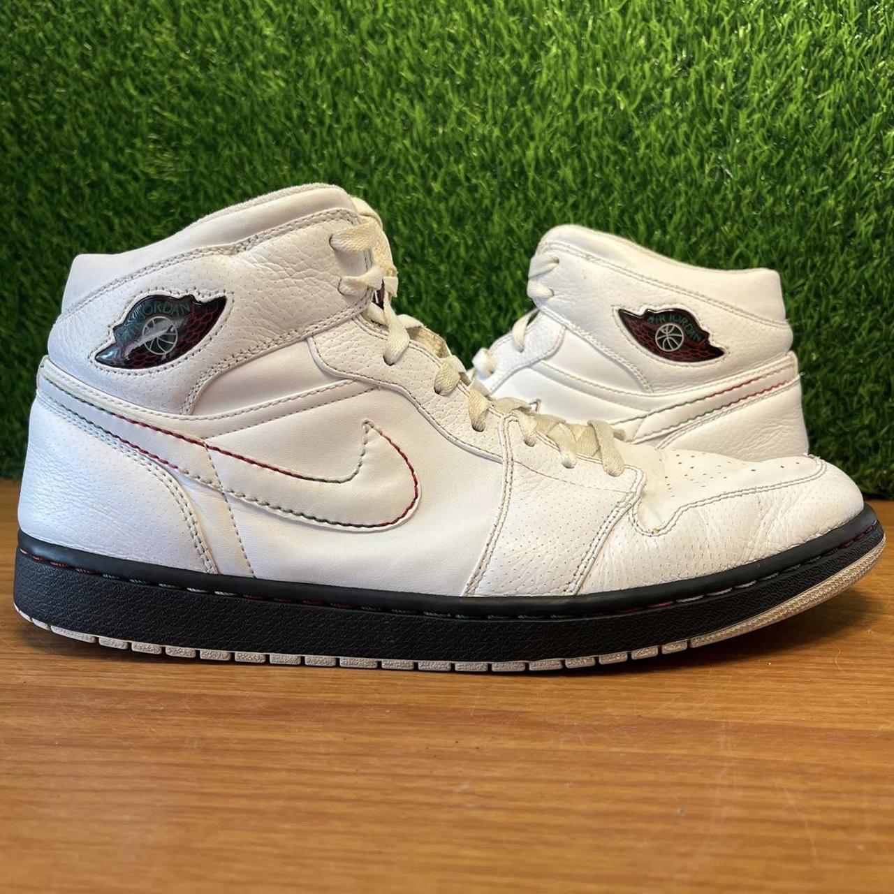 Nike air jordan mid trainers in white online