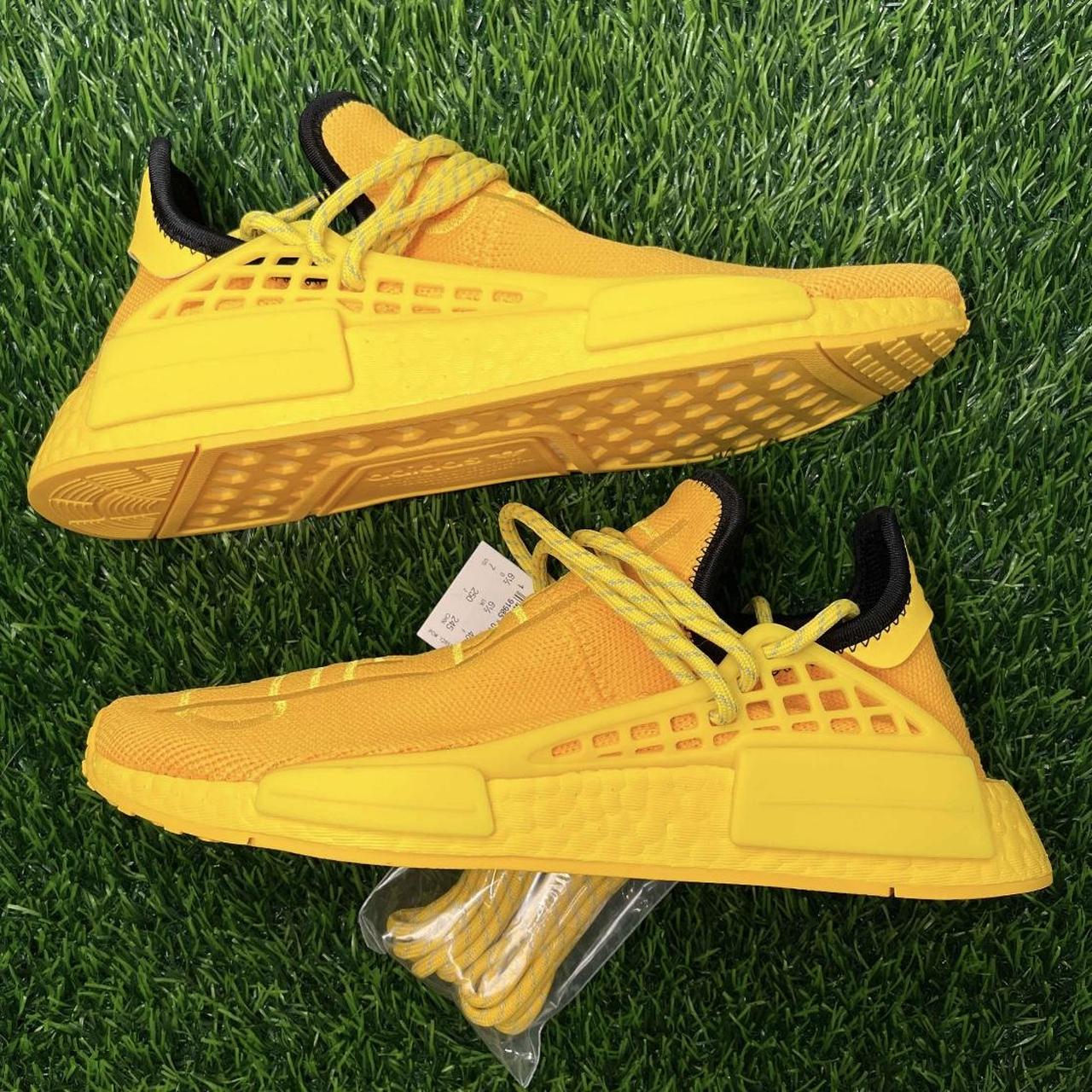 hu race yellow