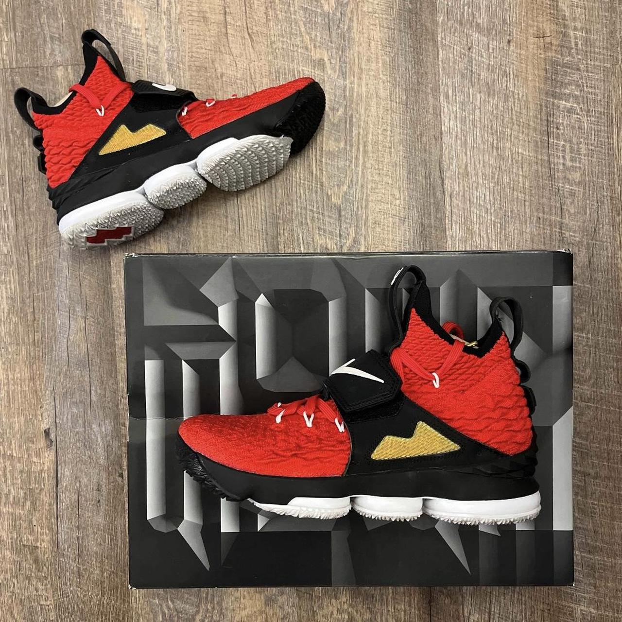 Shops lebron shoes 15 red