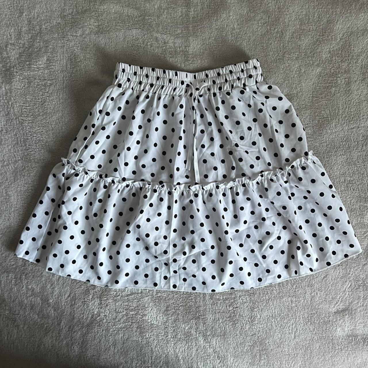 Women's White and Black Skirt | Depop