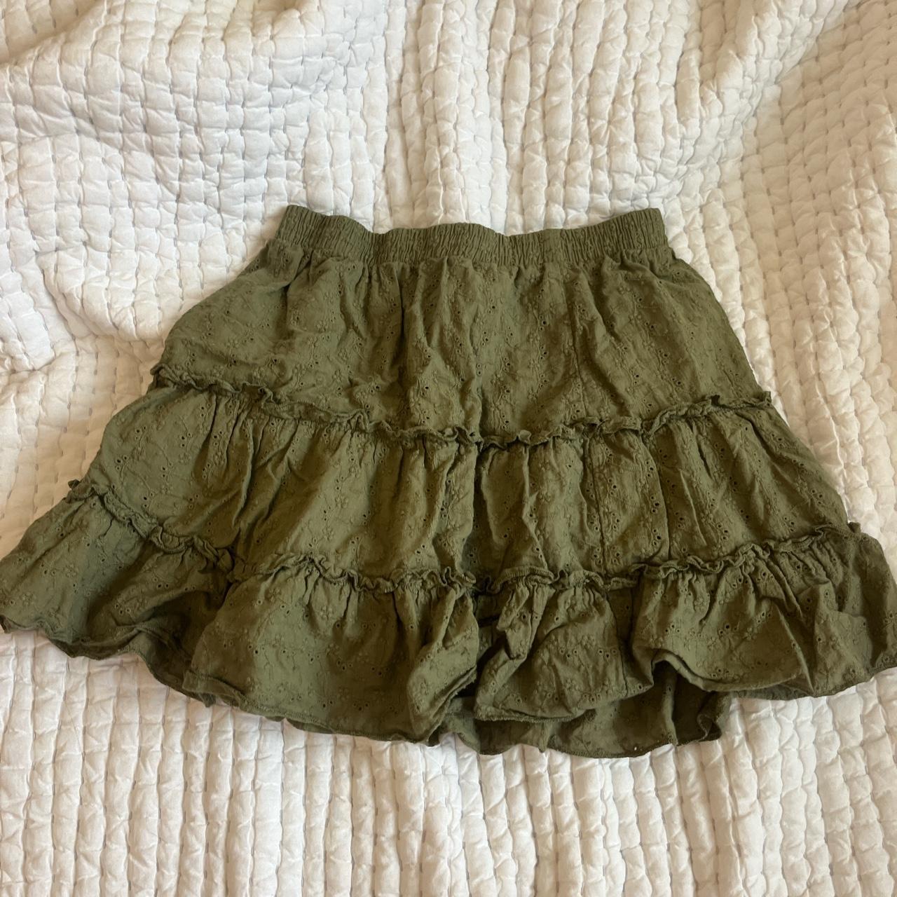 Y2K eyelet mini skirt I’m an xs and this fits me tbh - Depop