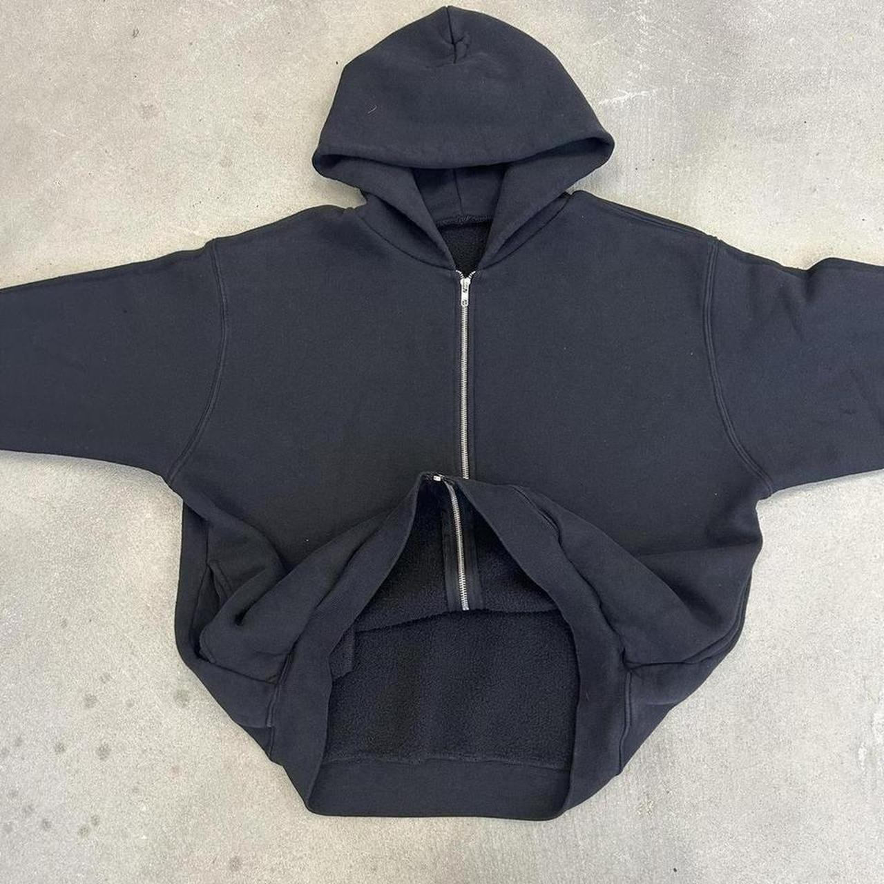 LAA88- SAMPLE BLACK BOXY PUFFY FLEECE ZIP UP HOODED... - Depop