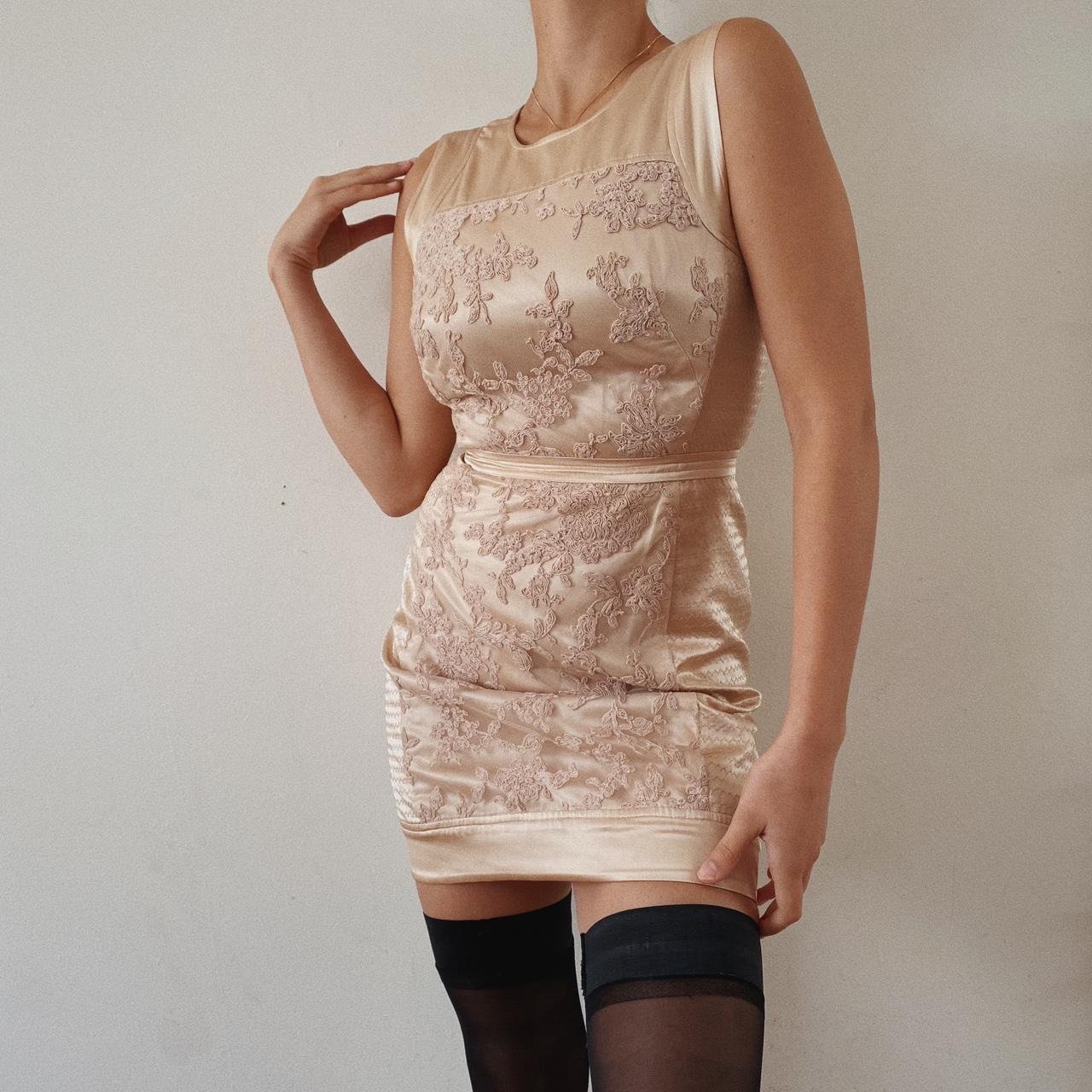 Vintage nude BCBGMAXAZRIA embroidered gorgeous Depop