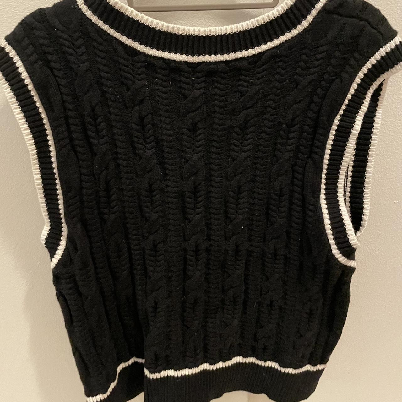 Abercrombie & Fitch Women's Black and White Jumper | Depop