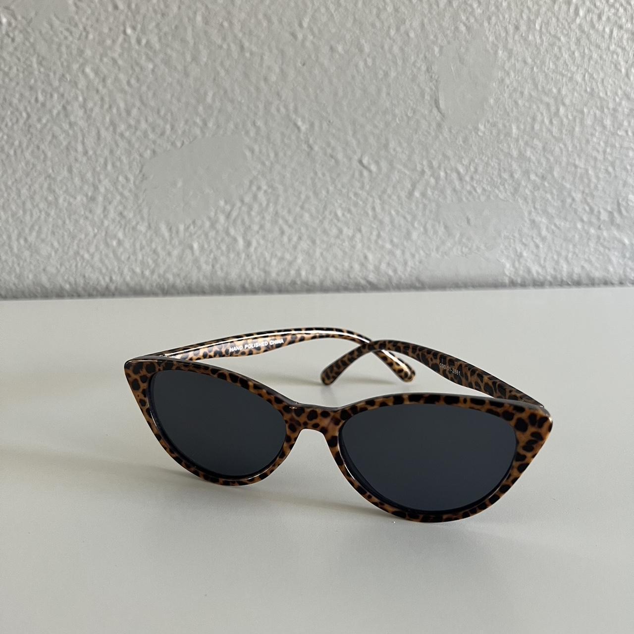 Women's Tan And Brown Sunglasses 