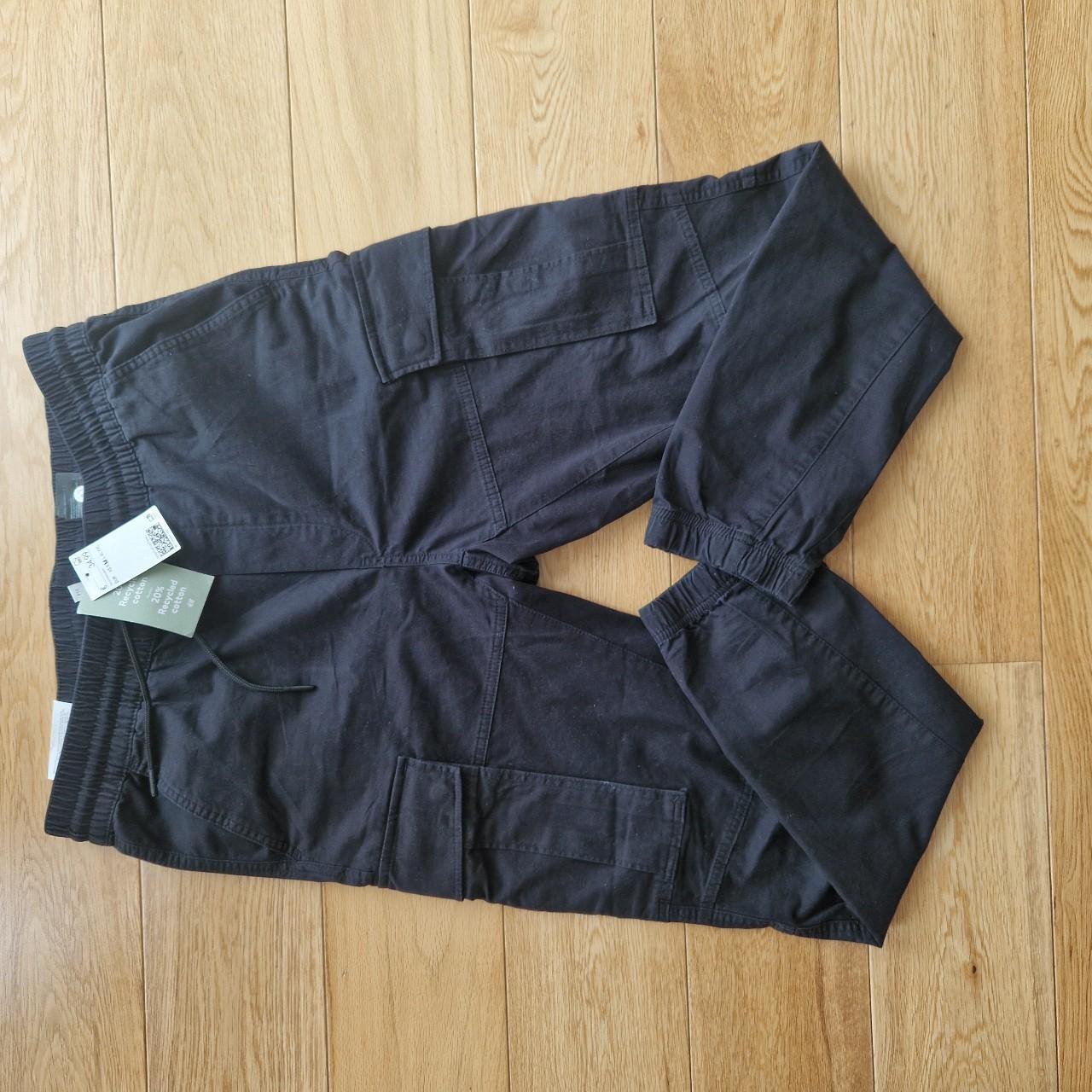 H&M tapered cargo pants in black Slim tapered fit at... Depop