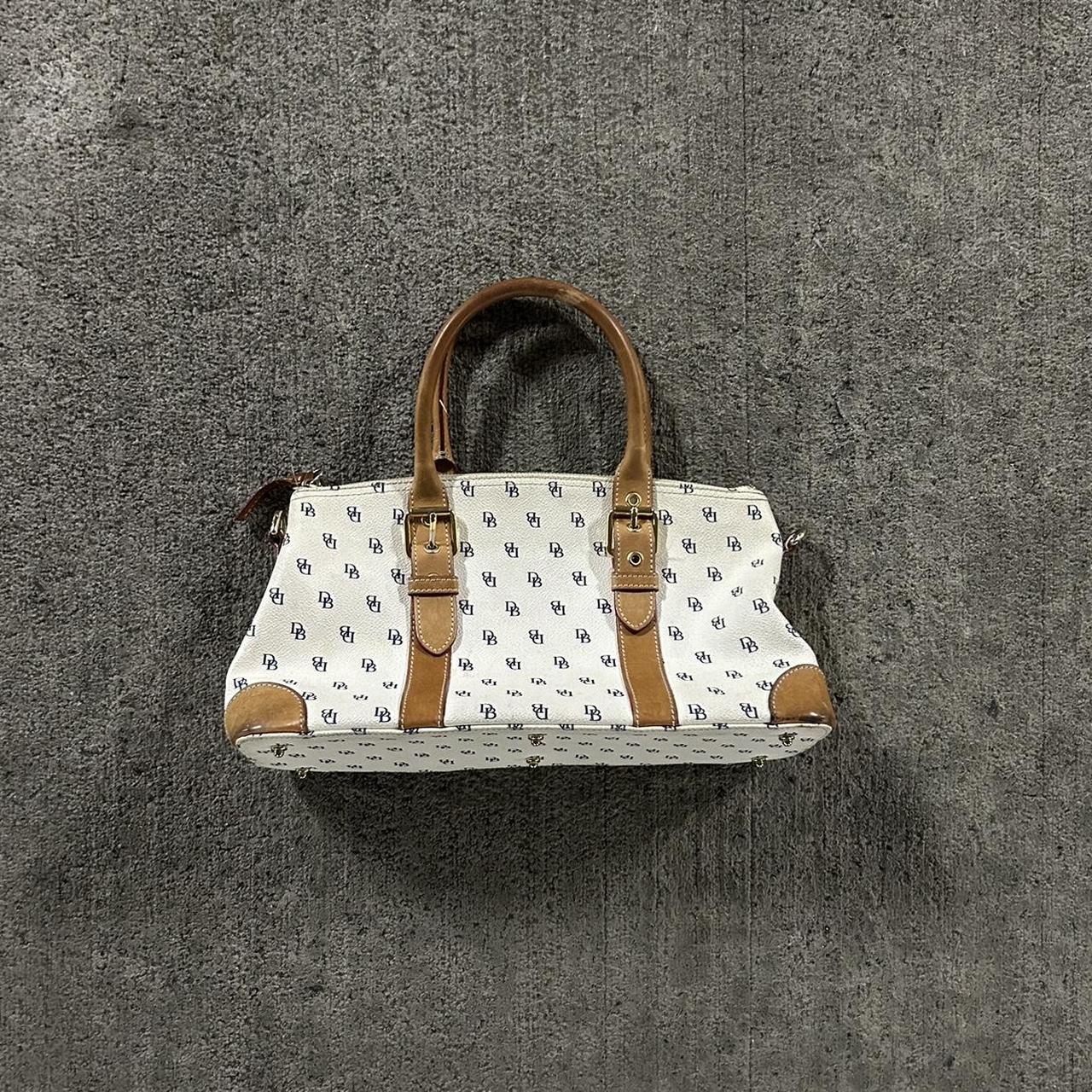 Dooney & discount bourke white handbags