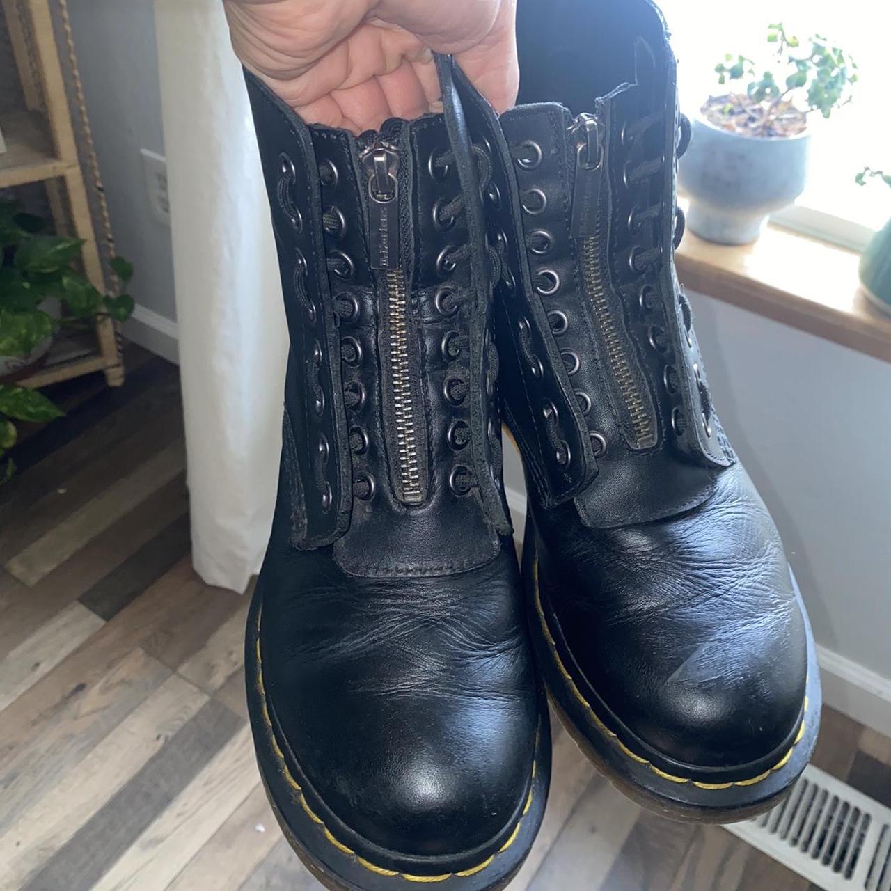 Dr martens front outlet zip 38