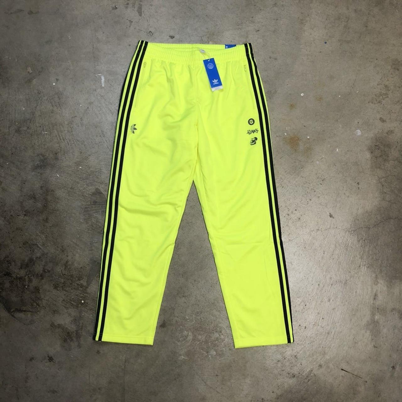 Neon yellow 2024 adidas pants