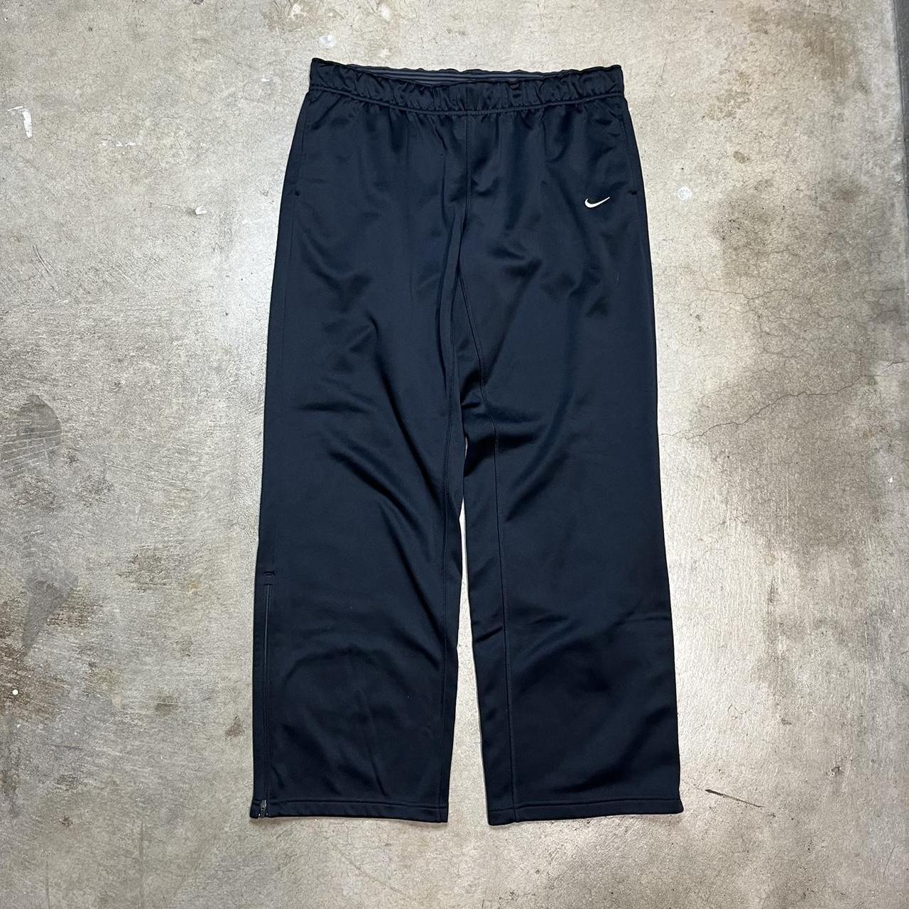 Y2K Black Nike Sweatpants Waist 30” Length - Depop