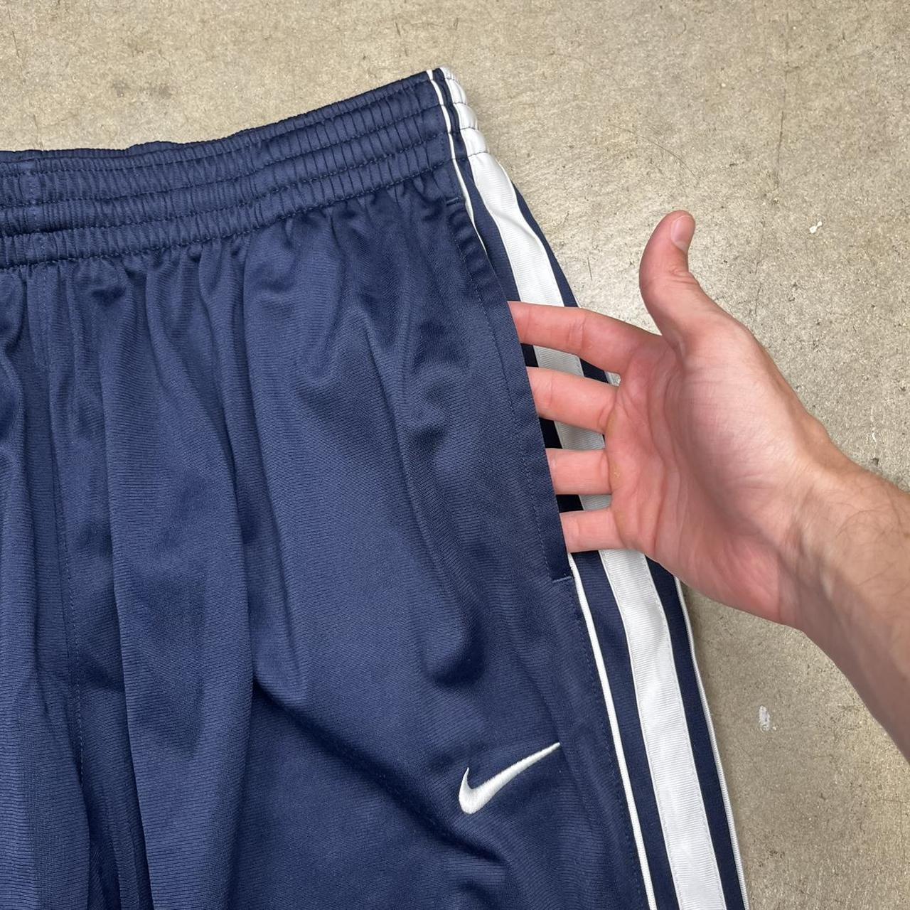 ブランド一覧 | ワールド オンラインストア sweatpants black Nike Vintage white Depop | baggy stripe ウォーキング・ランニングウェア