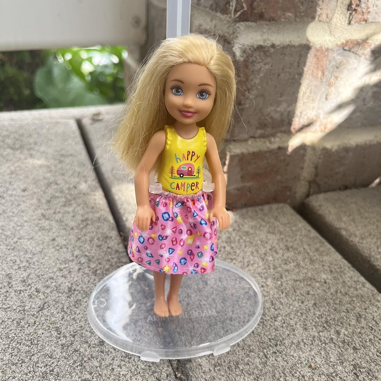 Lunch onderdak Vermoorden 2019 Barbie Club Chelsea Happy Camper - Chelsea... - Depop