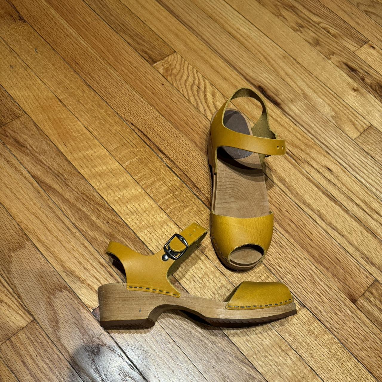 The ANJA clog has style all its own. With a peep toe Depop