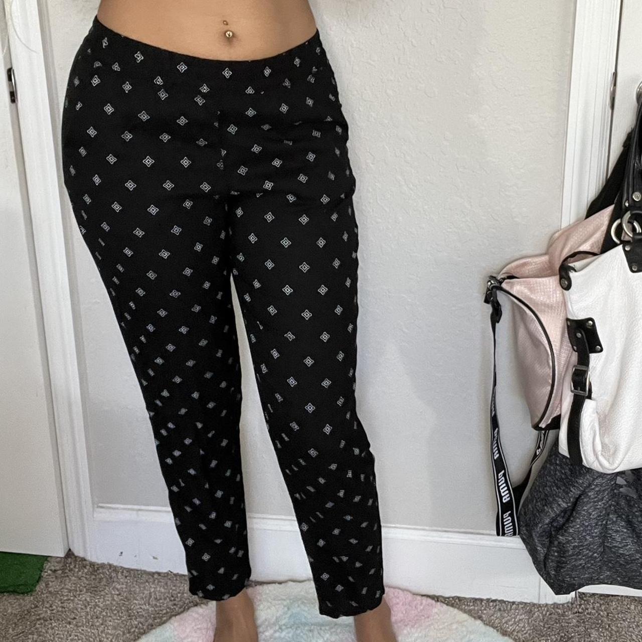 H&m flowy pants with pockets Very comfy and - Depop