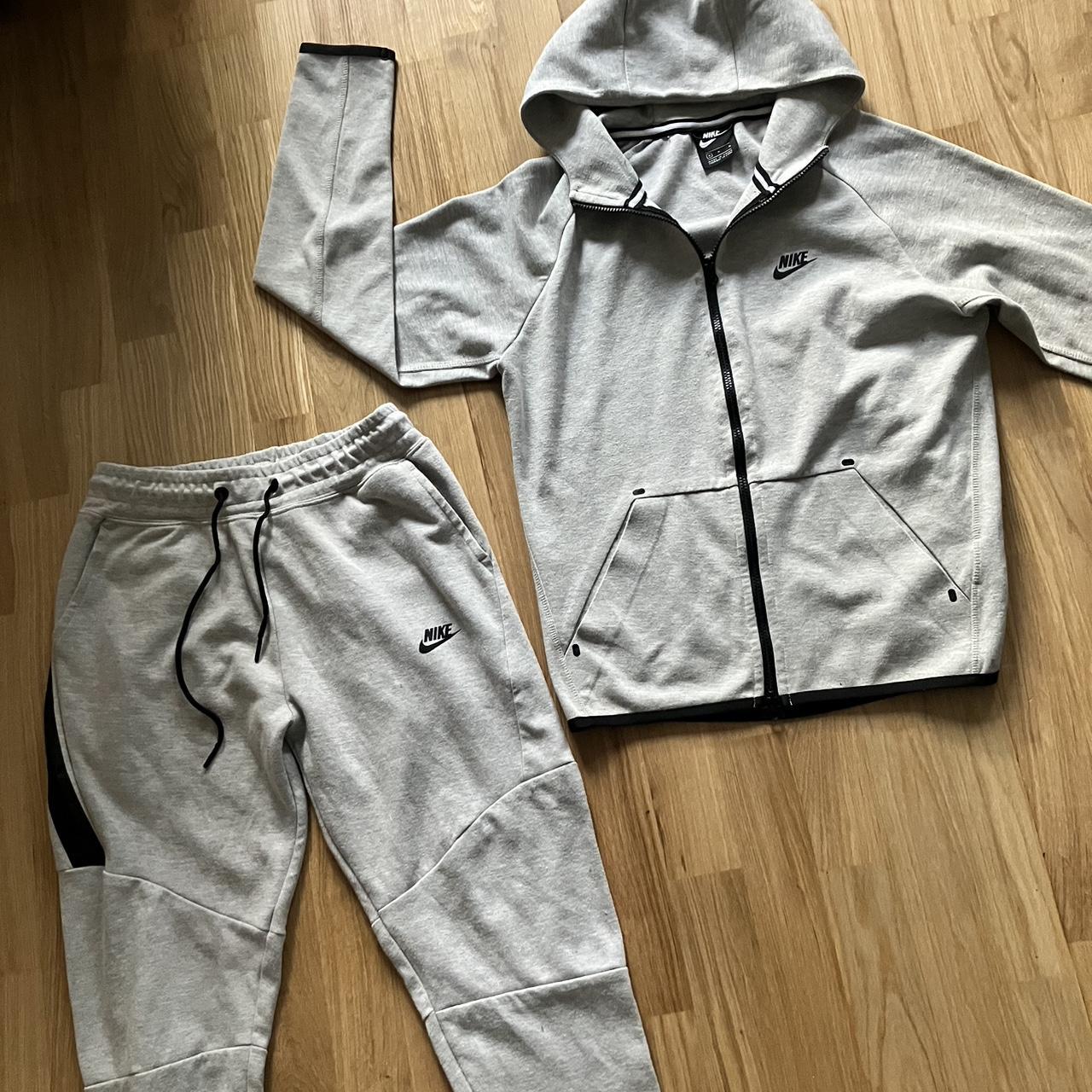 Nike Men's Grey and Black Hoodie | Depop