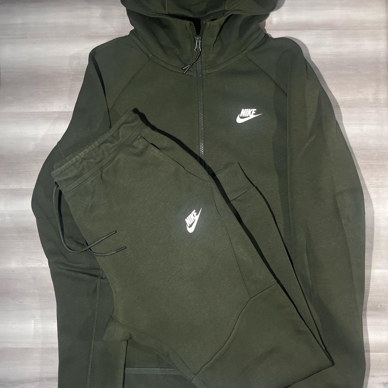 Olive green nike sweatsuit mens on sale