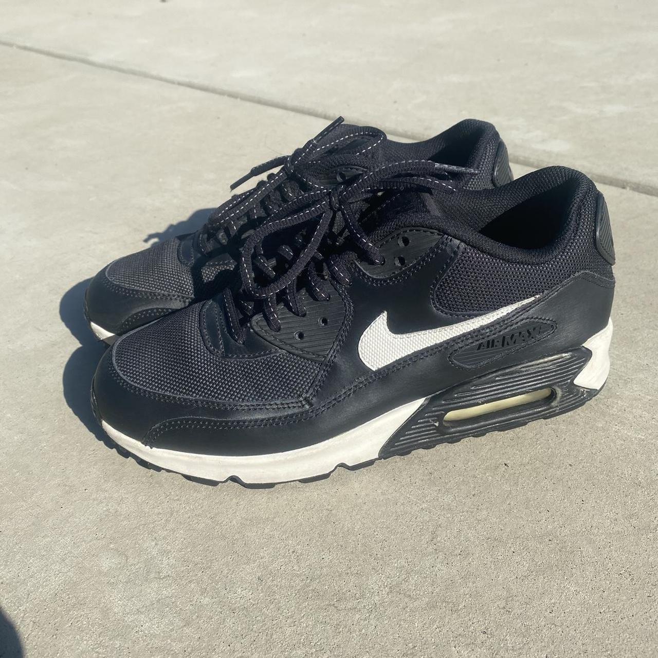 Bulk deal on NIKE AIR MAX Black and white classic