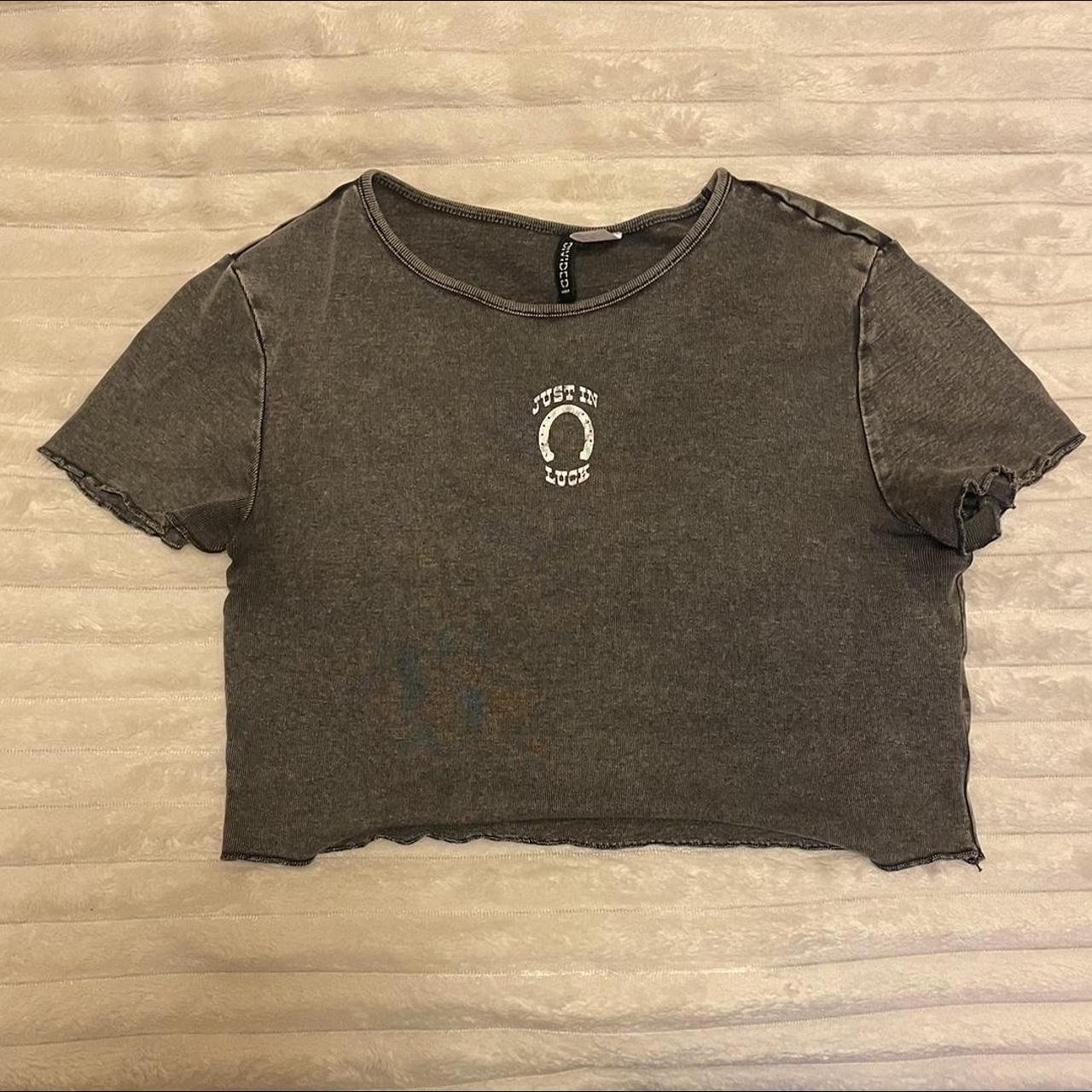 H&M Women's Grey and Black T-shirt | Depop