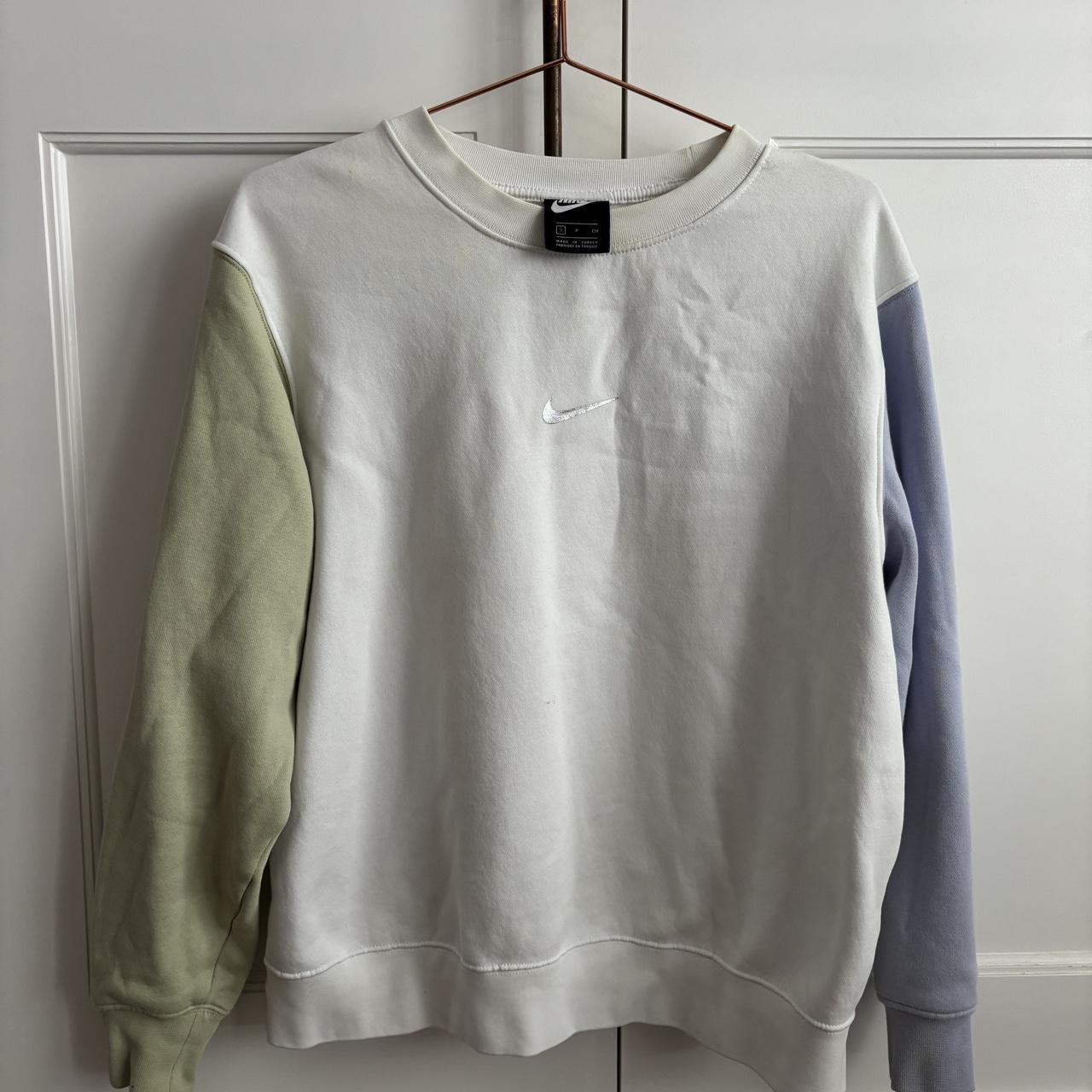 item listed by daliaalt