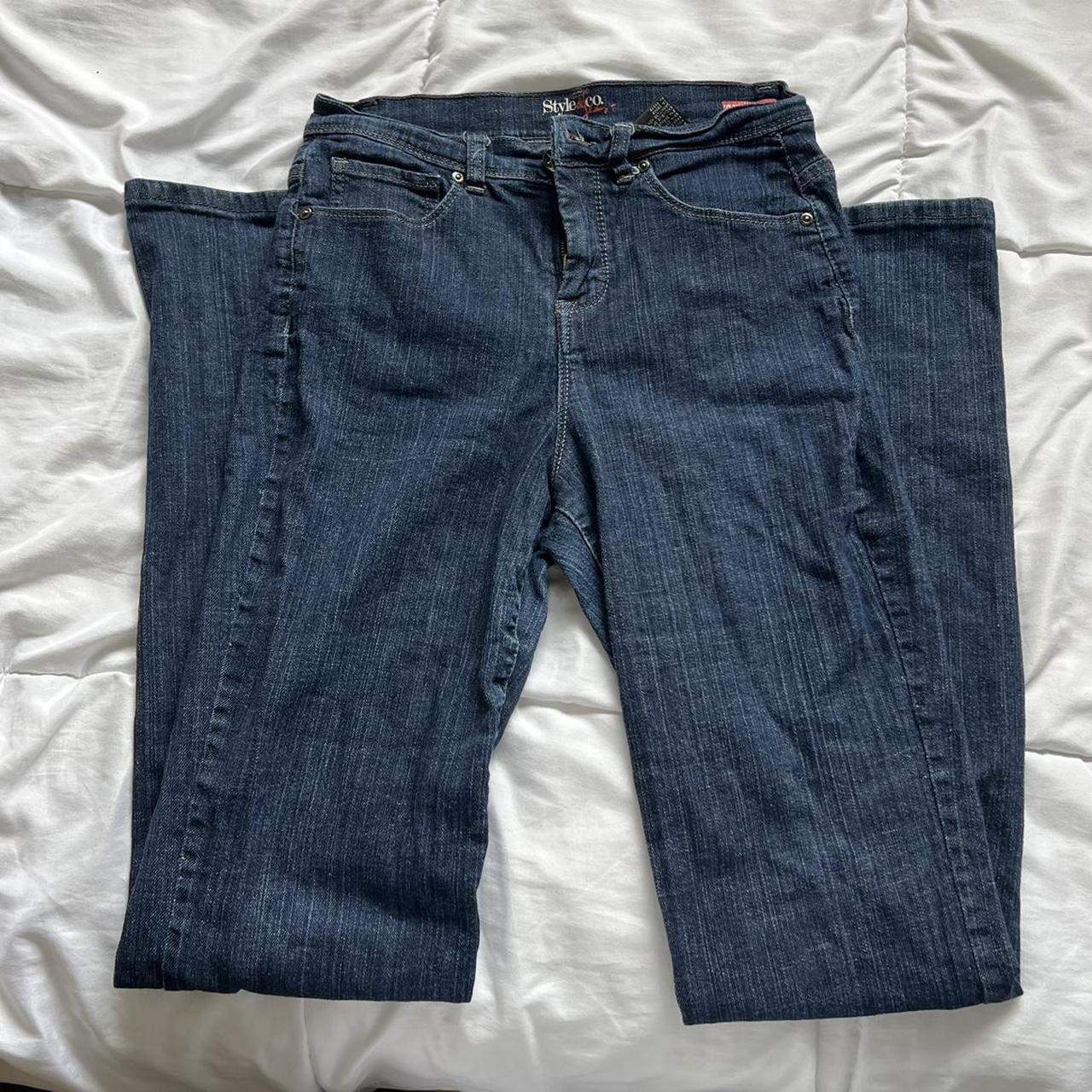 Super cute flare jeans Size 6 - Depop