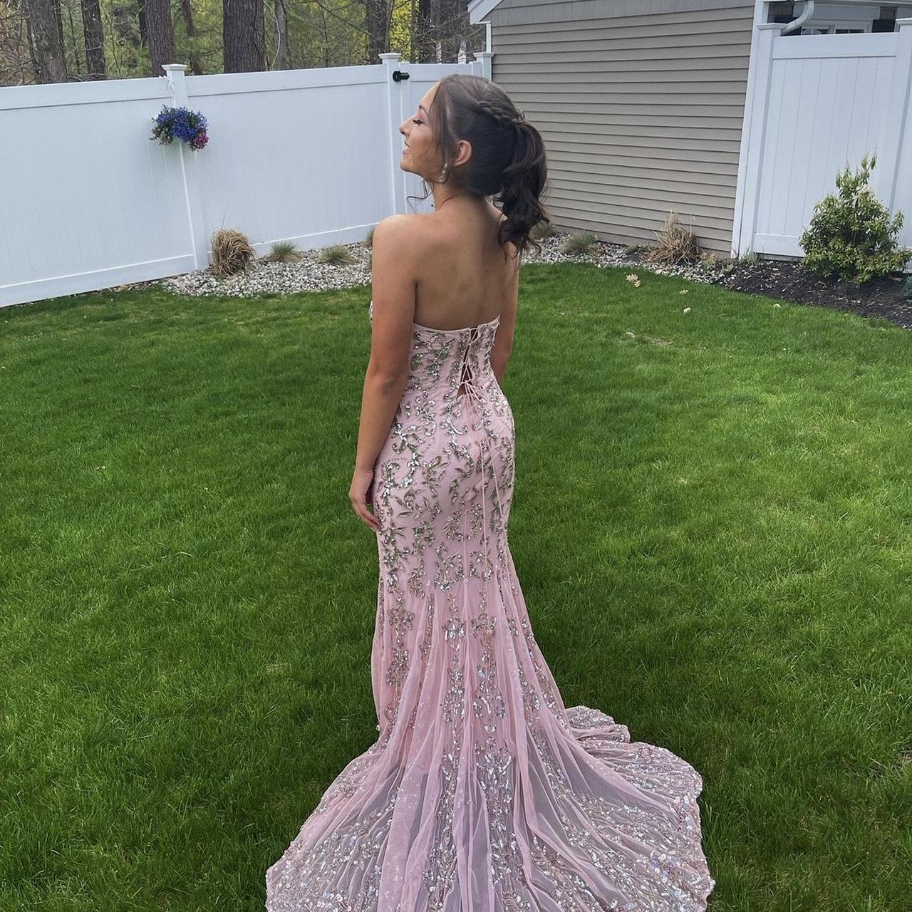 Beautiful Sherri hill prom dress! size 2! i wear a... - Depop