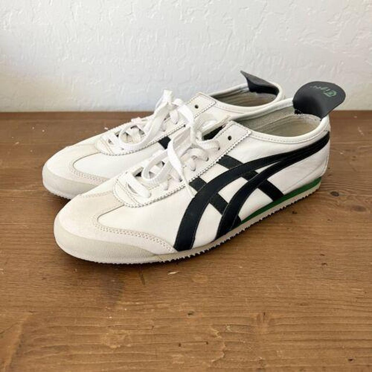 ASICS Men's White and Green Trainers | Depop