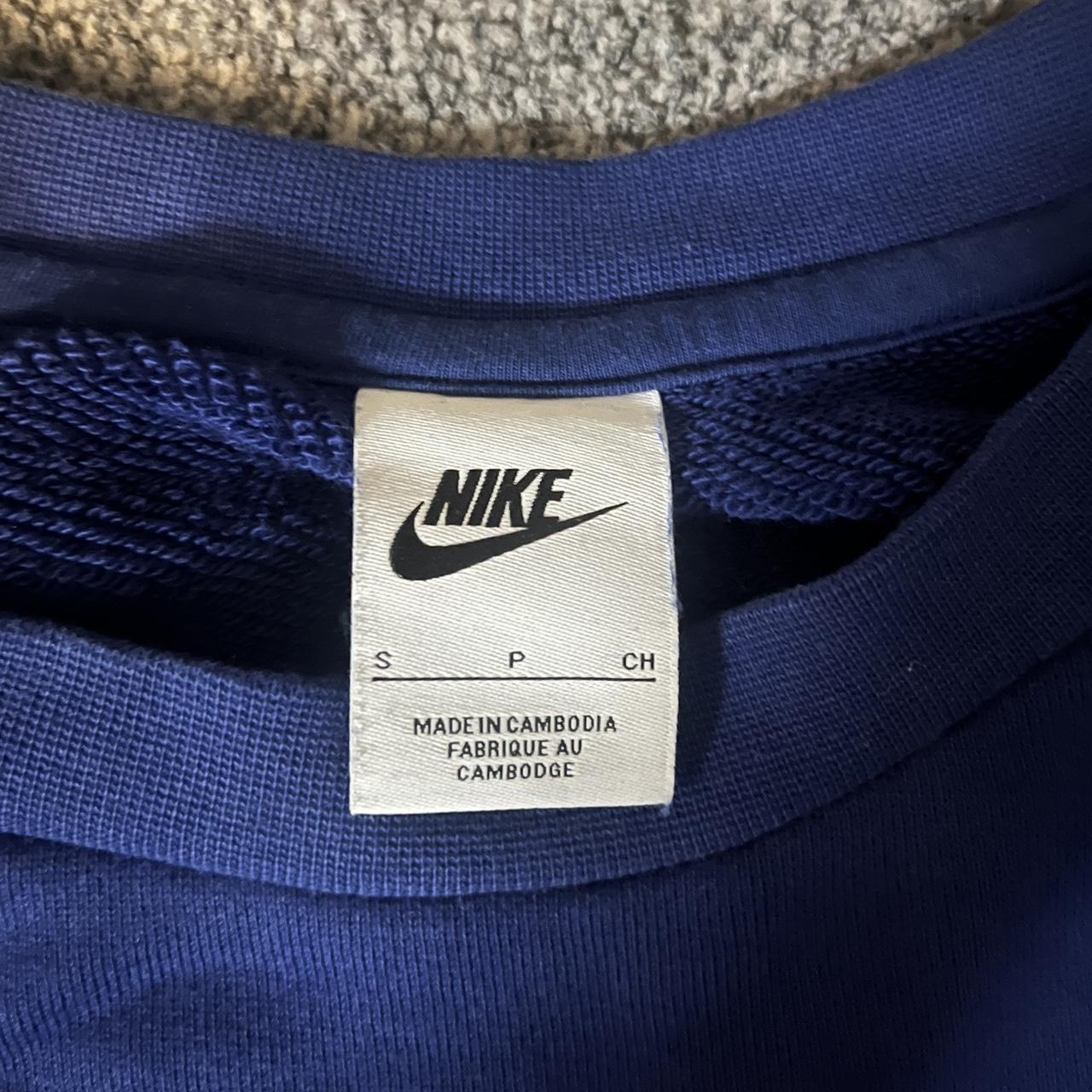 NIKE Air crew neck Perfect condition Size small - Depop