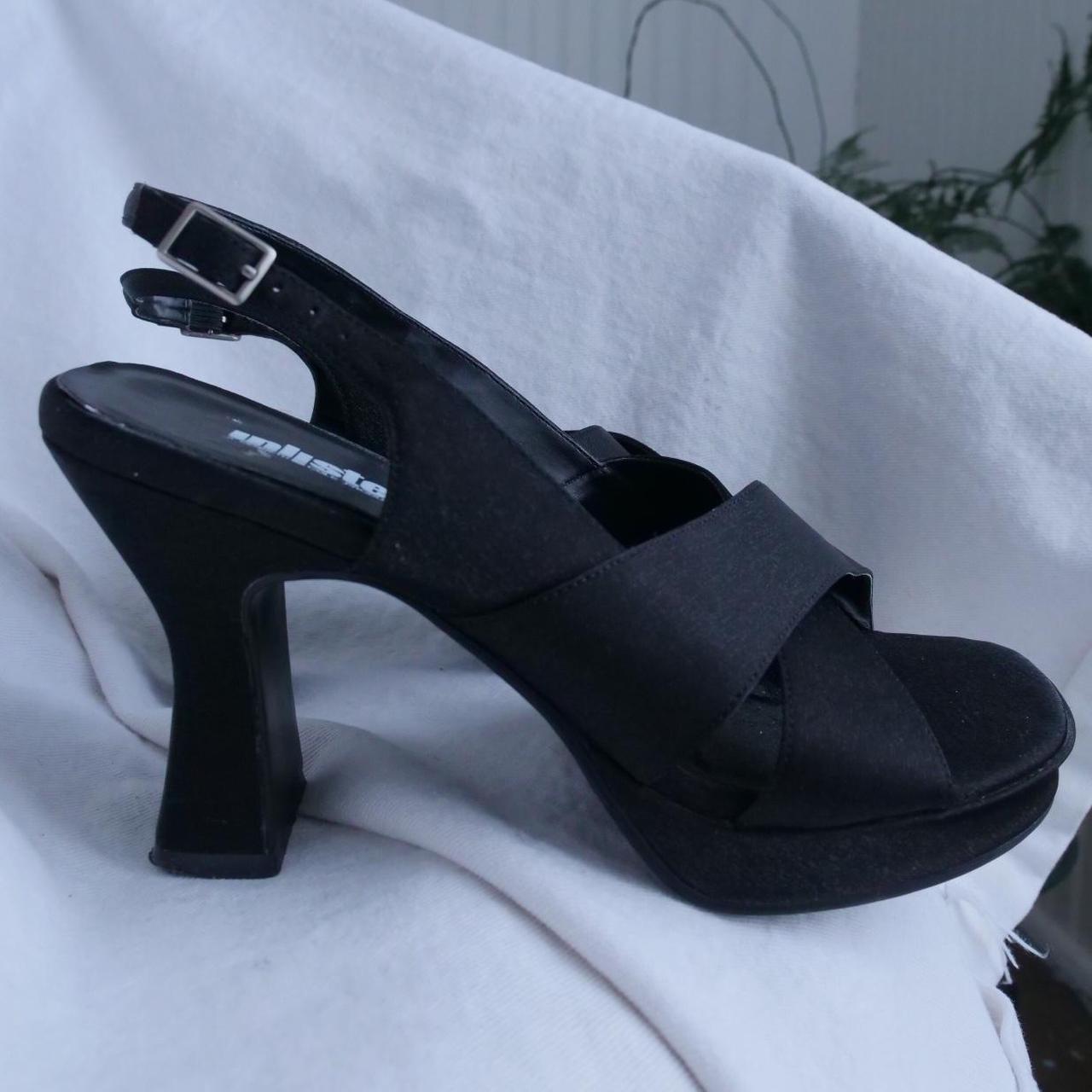 Kenneth Cole Women's Black Courts | Depop