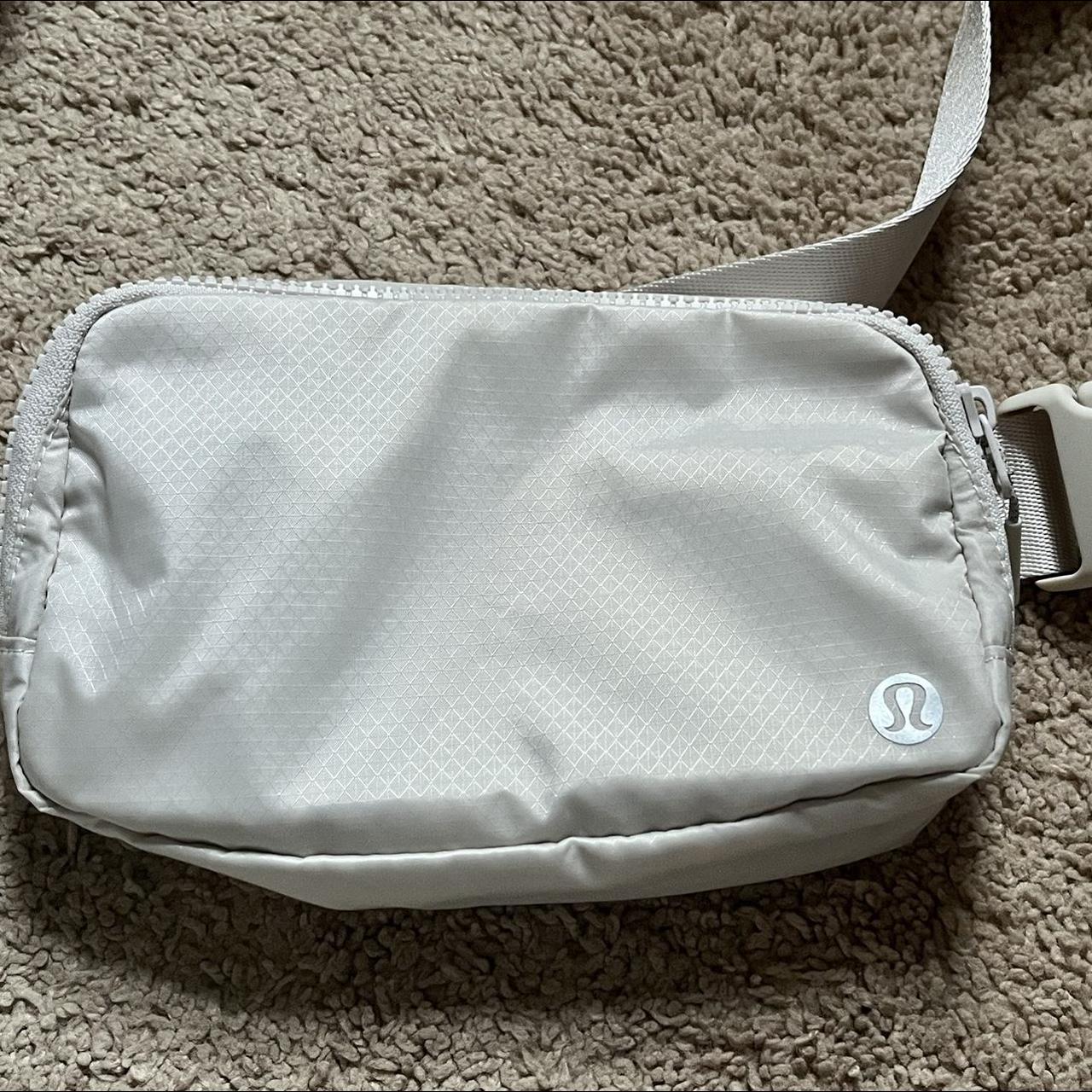 ORIGINAL STRAP Lululemon OG Everywhere Belt Bag White Opal high quality NWT