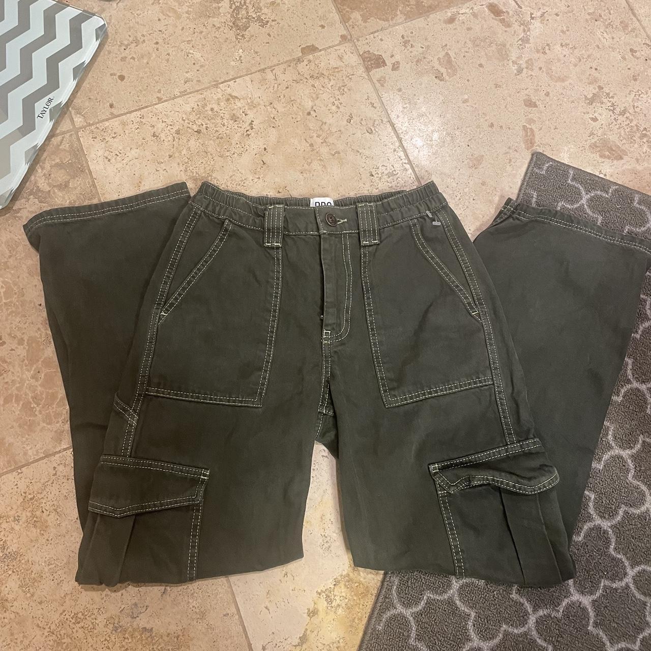 BDG green high waisted cargo pants! size 26 fit true... - Depop