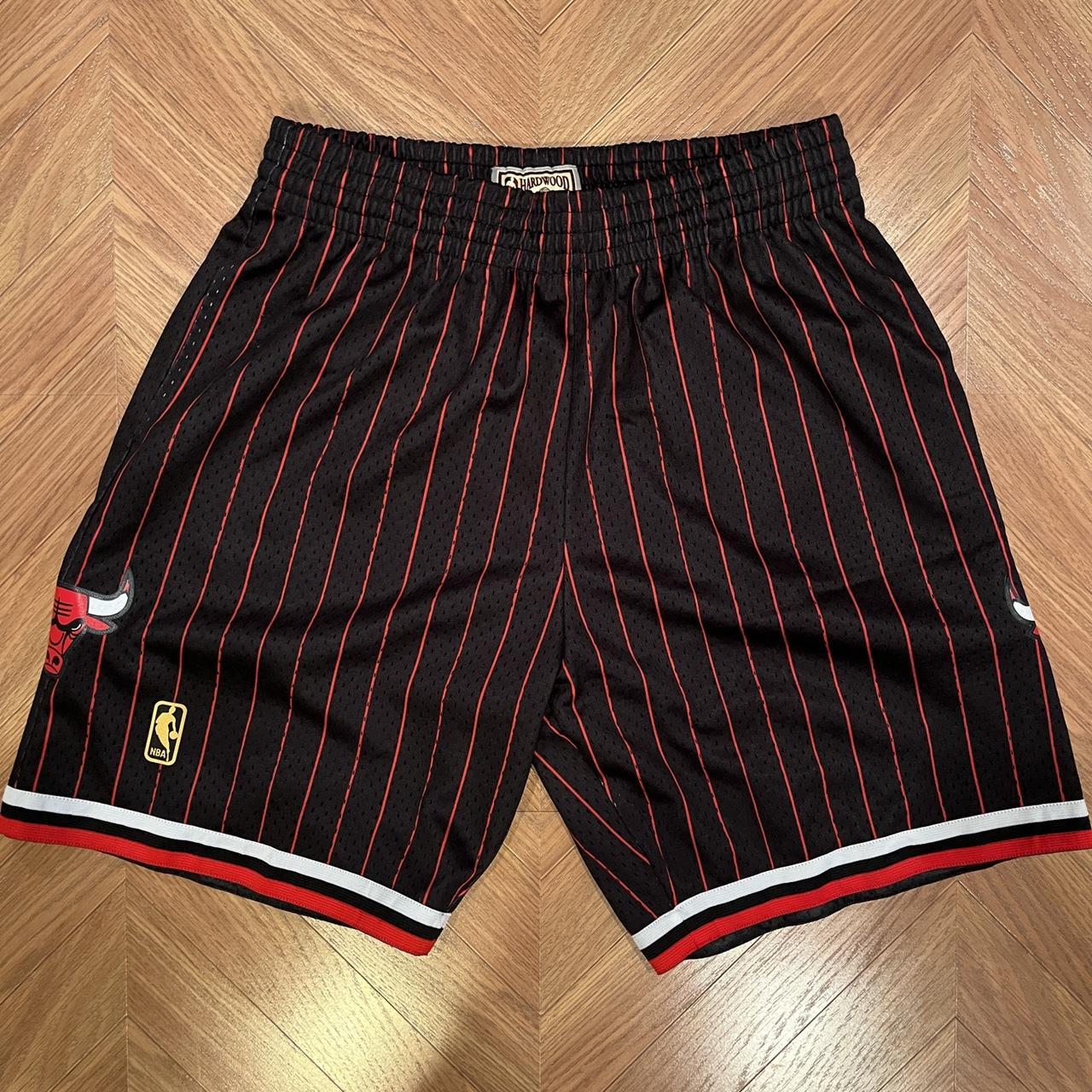 Mitchell & Ness Men's Shorts - Red - XL