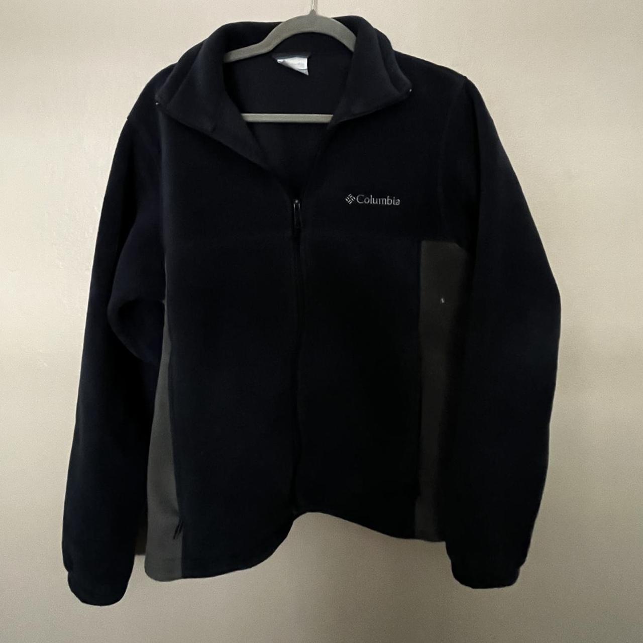 Navy Columbia Fleece, Size Mens M, No - Depop