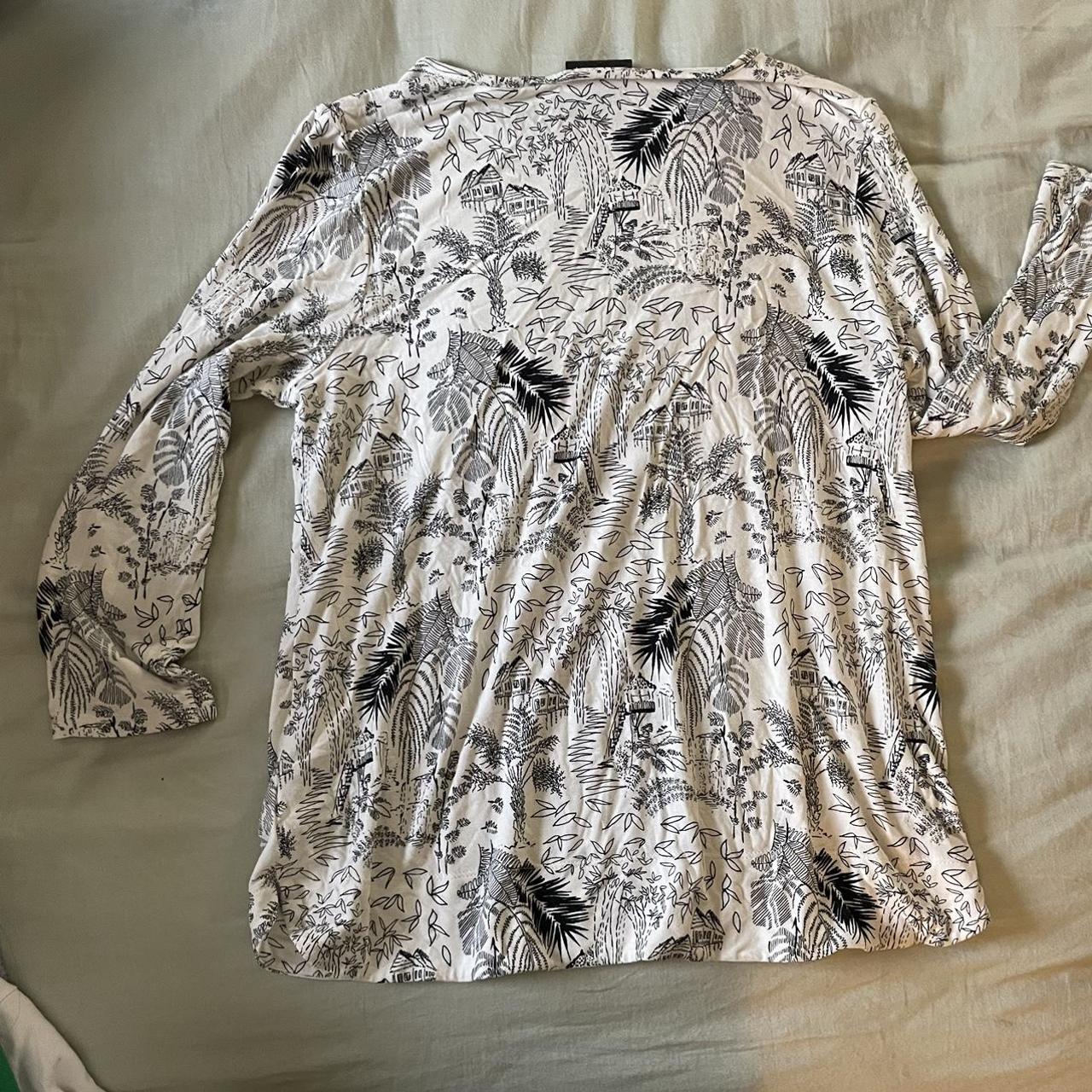 J. Jill Women's Black and White Shirt Depop
