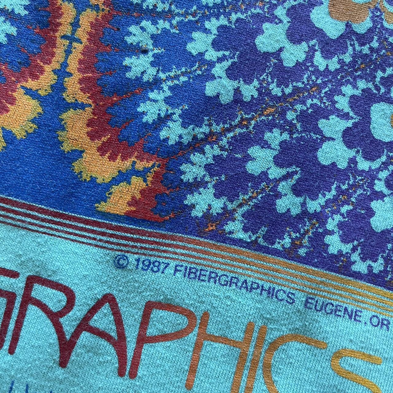 Crazy vintage fractal art tee! Great condition! Size | Depop