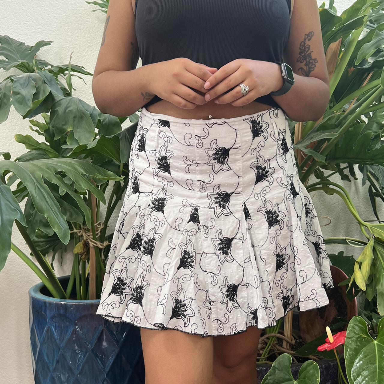 Floral embroidered outlet mini skirt