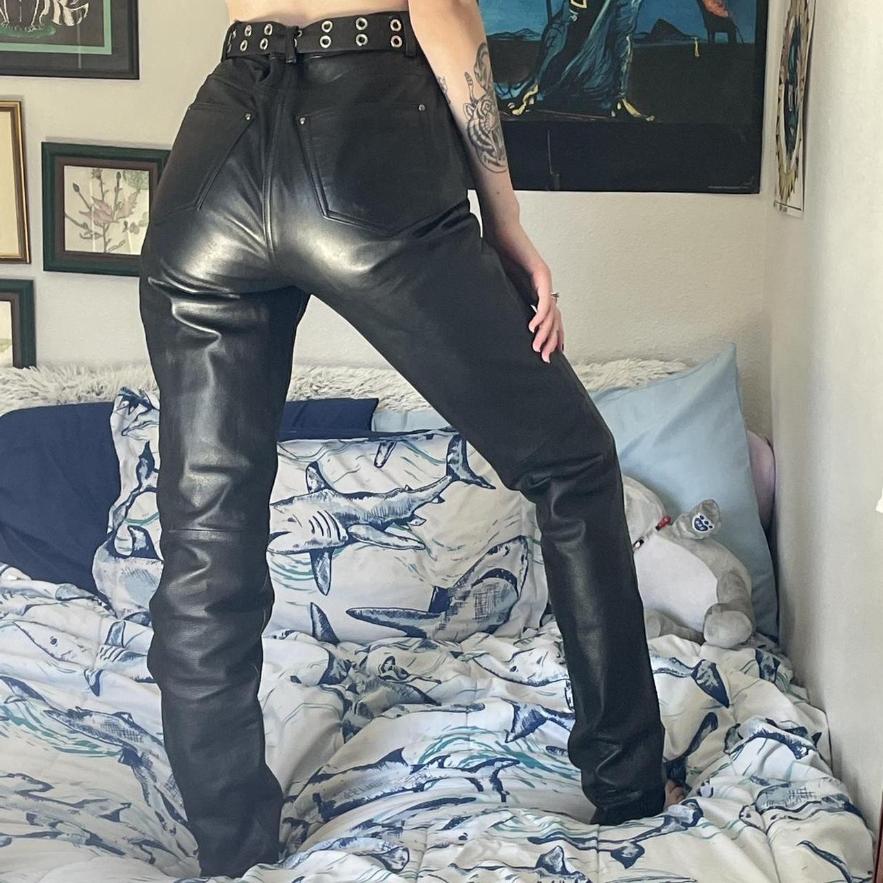 ⛓️THE MOST FLATTERING VINTAGE 100% GENUINE LEATHER... - Depop