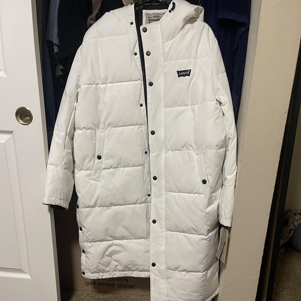 Levi s Ultra Loft White poofy jacket. Never worn but