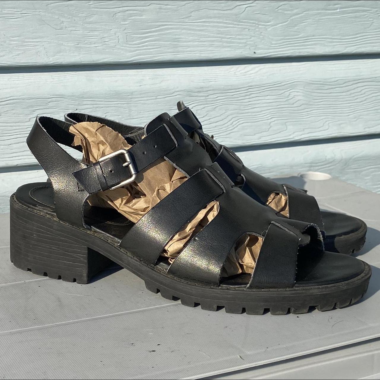 Joe Boxer sandals with sling back. 90’s chunky... Depop