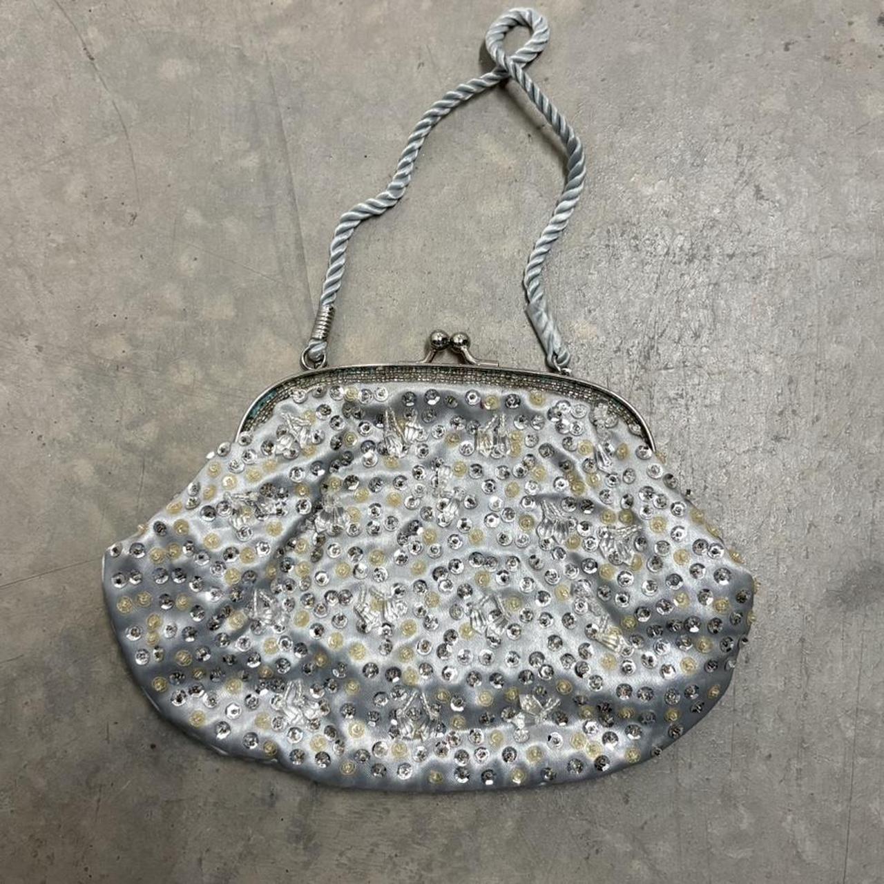 item listed by _y2kae_