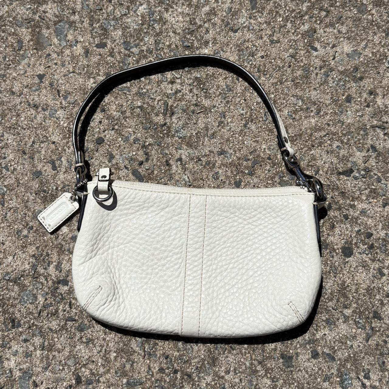 item listed by _y2kae_